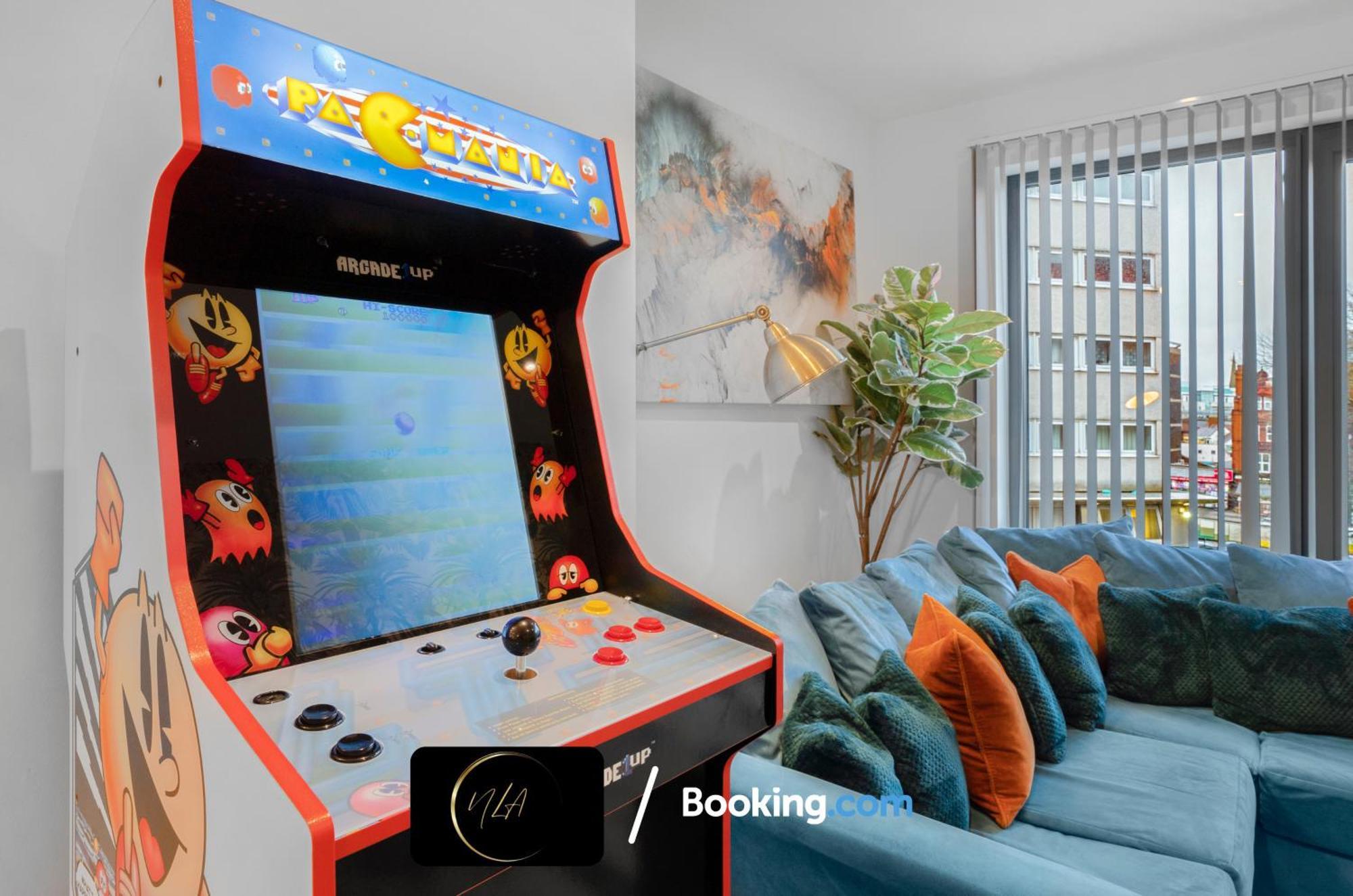 Centre With Free Parking, 2 Bathrooms, Netflix And Wifi - Suitable For Contractors And Families - By Noor Luxury Birmingham